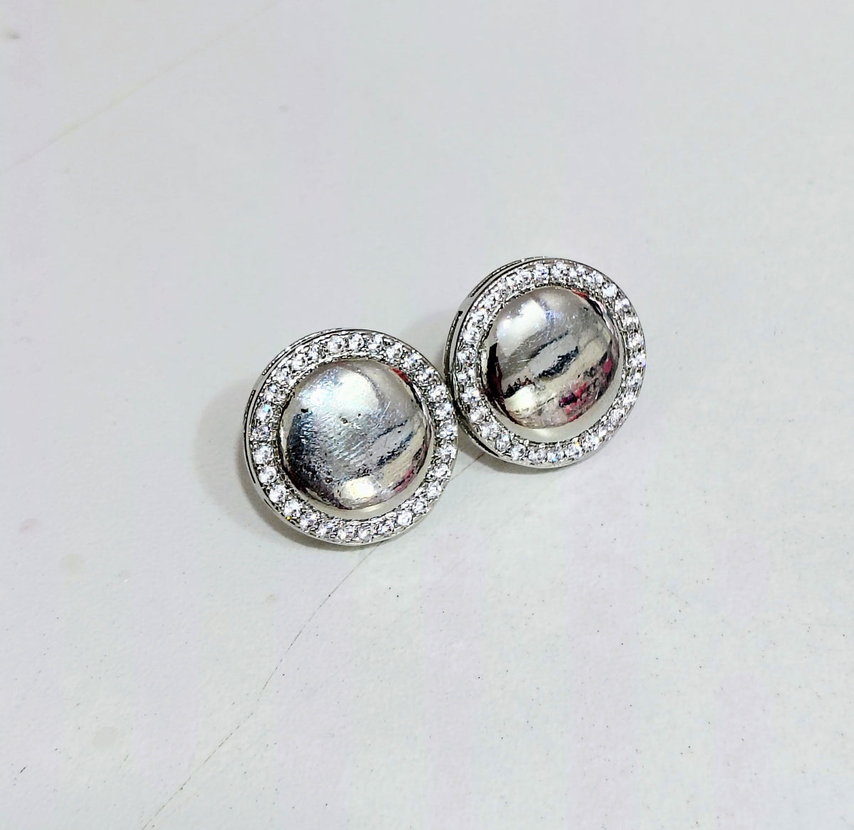 Brinco com zircônia